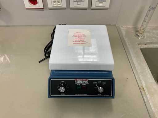 Podgrzewana mieszadłowa mieszanka magnetyczna serii SIGMA-ALDRICH 502