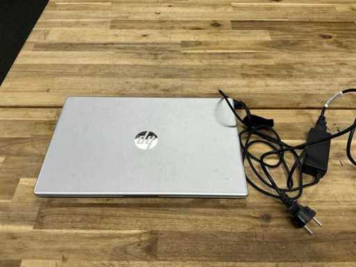 HP Laptop CPU: AMD Ryzen 5 5720U RAM: 16GB SSD: 512GB