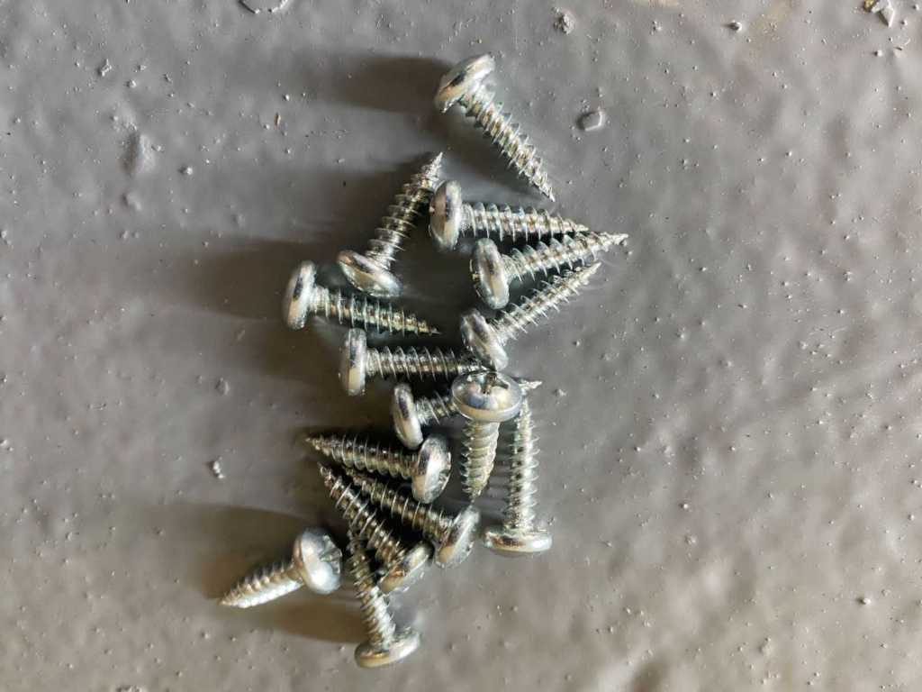 Euroviti - Bag with screws