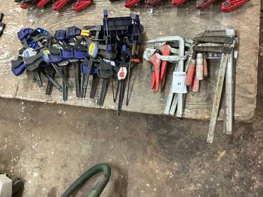 Varias abrazaderas de sujeción (20x)