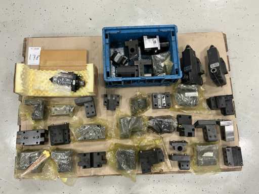 Supports à ciseaux divers