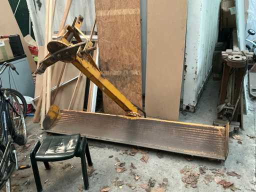 Leveling blade / Sliding blade