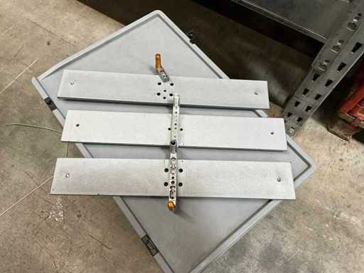 23 piedini Gilnhammer realizzati in acciaio rivestiti a polvere 50x8cm vedi foto