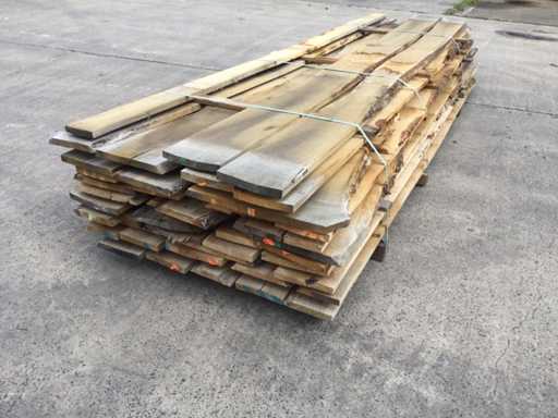 Eichendachbretter oder vertikale Dielen