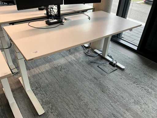 PRO OFFICE Höhenverstellbarer Schreibtisch