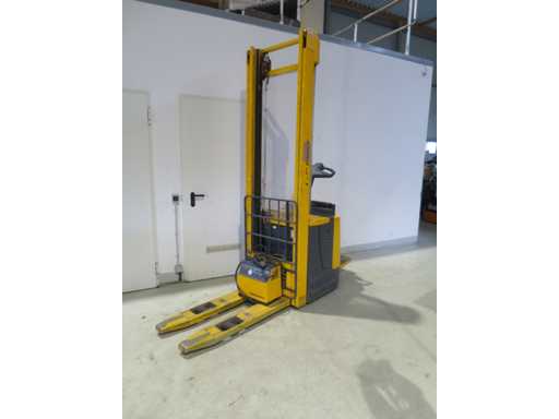 JUNGHEINRICH ERC 212 Gabelhubwagen Elektro