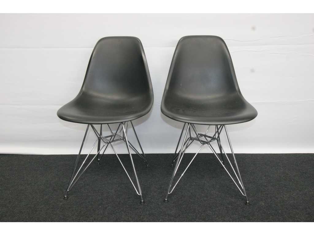 2 x Vitra Eames DSR design chair