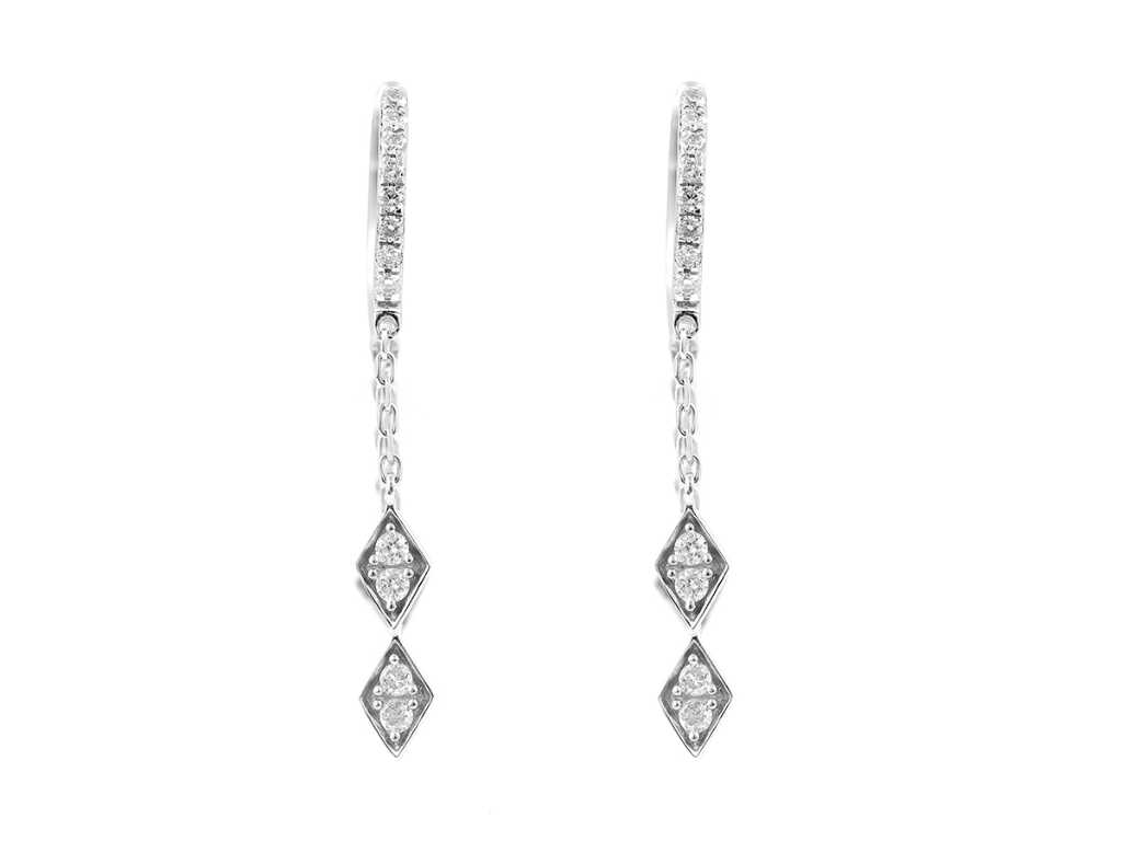 18 KT White gold Earring With Natural Diamonds