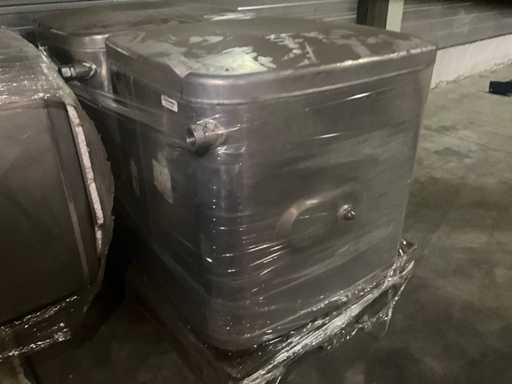 MAN Fuel tank 250 L (2x)
