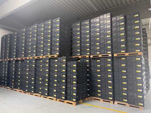   Beaucoup de boîtes en plastique