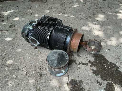 Continental Motoronderdelen (Patton M48 V12 Legertank)