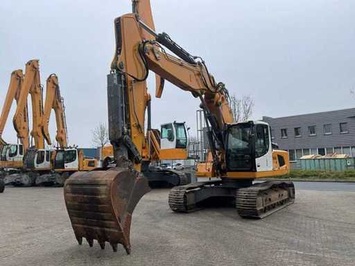 Escavatore cingolato Liebherr R926 LC 2013