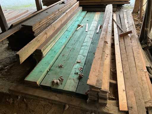 Varie assi di legno di pino (150x)