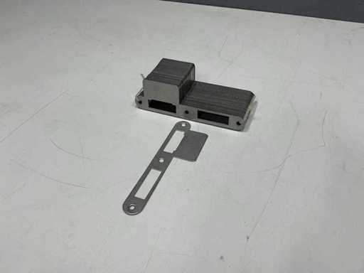 Buva - Long strike plate (150x)