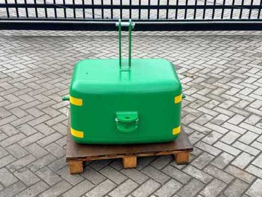 Poids avant : « 600 kg »