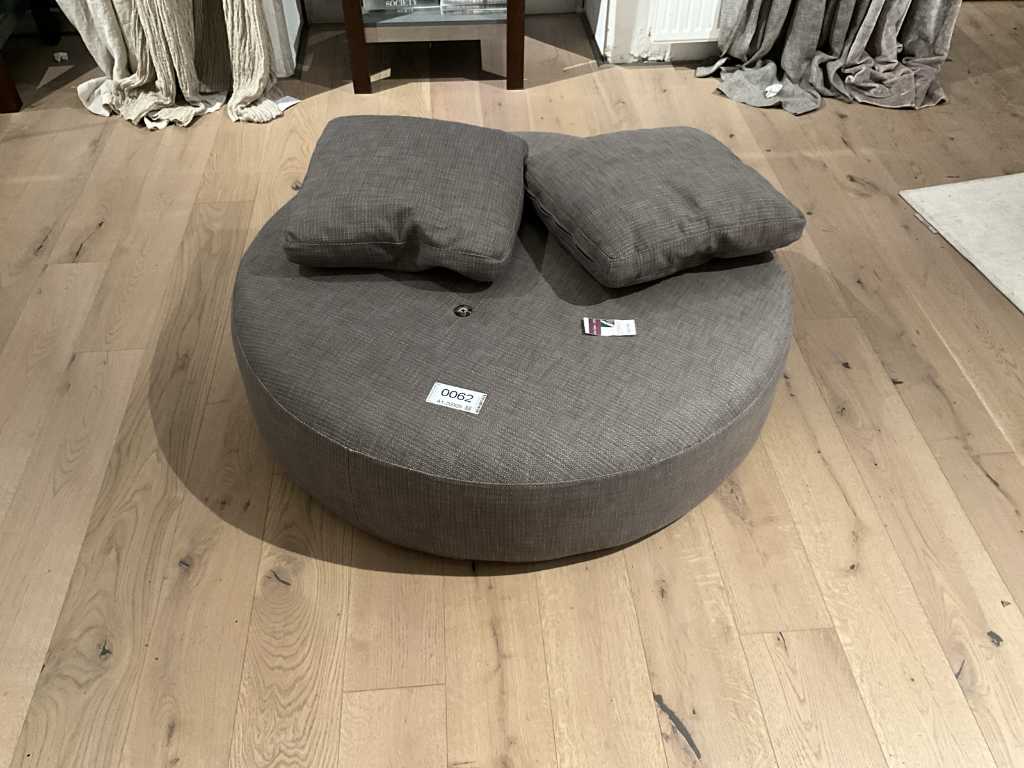Roda Stool with 2 Cushions