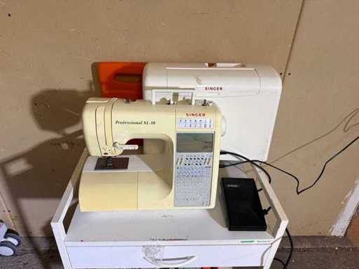 Singer XL-10 CXL Free Arm Sewing Machine 60 Stitches