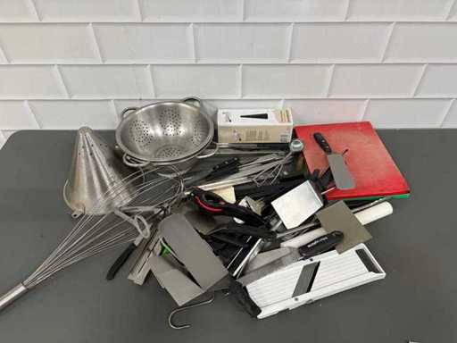 Partia przyborów kuchennych