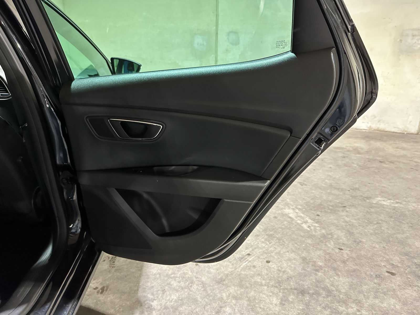 SEAT Leon 1.5 TSI FR Ultimate Edition Black 150pk 2020 AUTOMAAT (Origineel-NL), G-065-XS