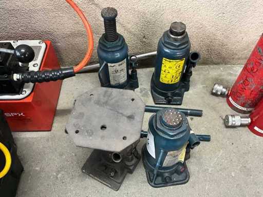 Cylindry hydrauliczne zespołu napędowego (4x)