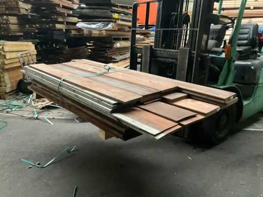 Batch of Azobé garden shelves 