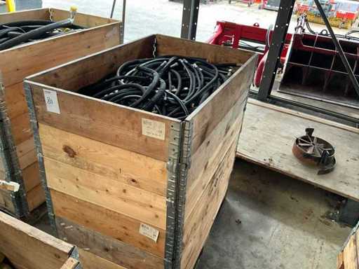Batch of various hydraulic lines