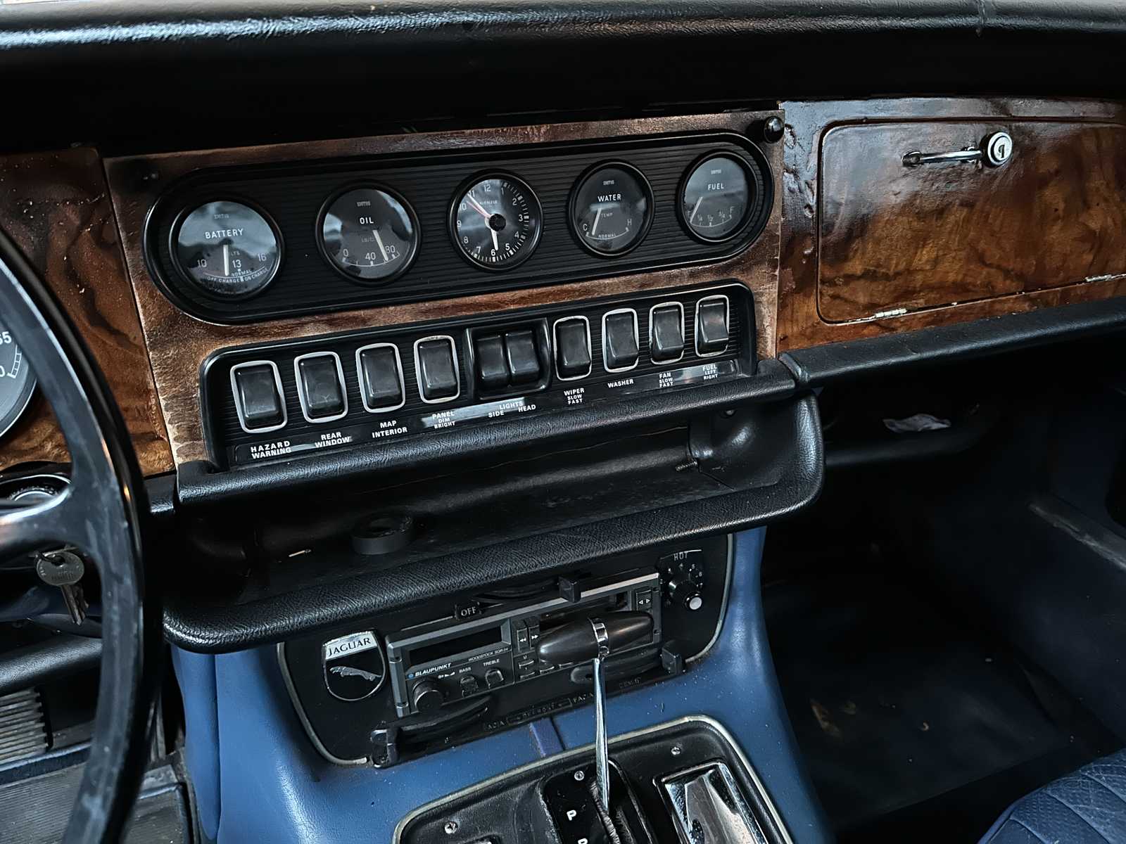 Jaguar XJ 5.3 V12 de Luxe 313 PS 1973, 94-YA-92