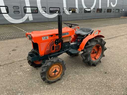 Mini trattore Kubota B7001 4WD