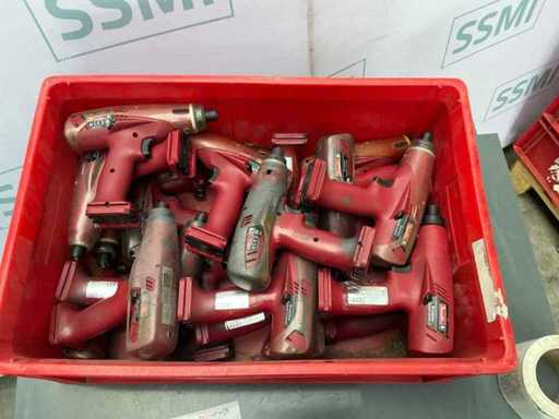 - Diverse unelte manuale