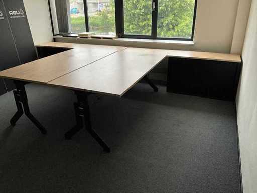 Kembo - Bureaus (3x) 200x100 cm met archiefkast (2x) 220x50x75 cm