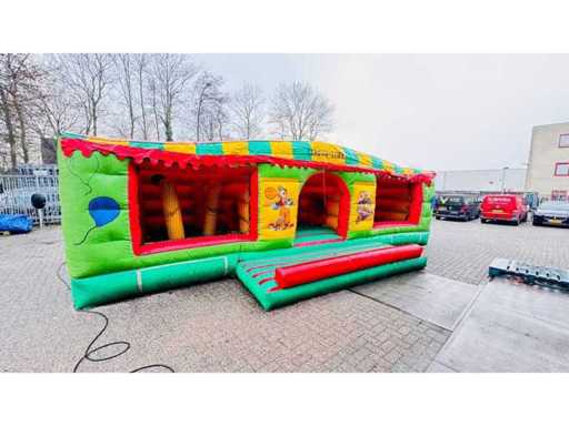 Timpul circului Castelul gonflabil