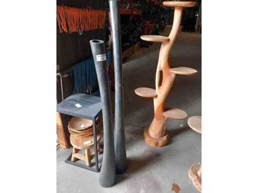 2 zwarte hoge kaarshouders