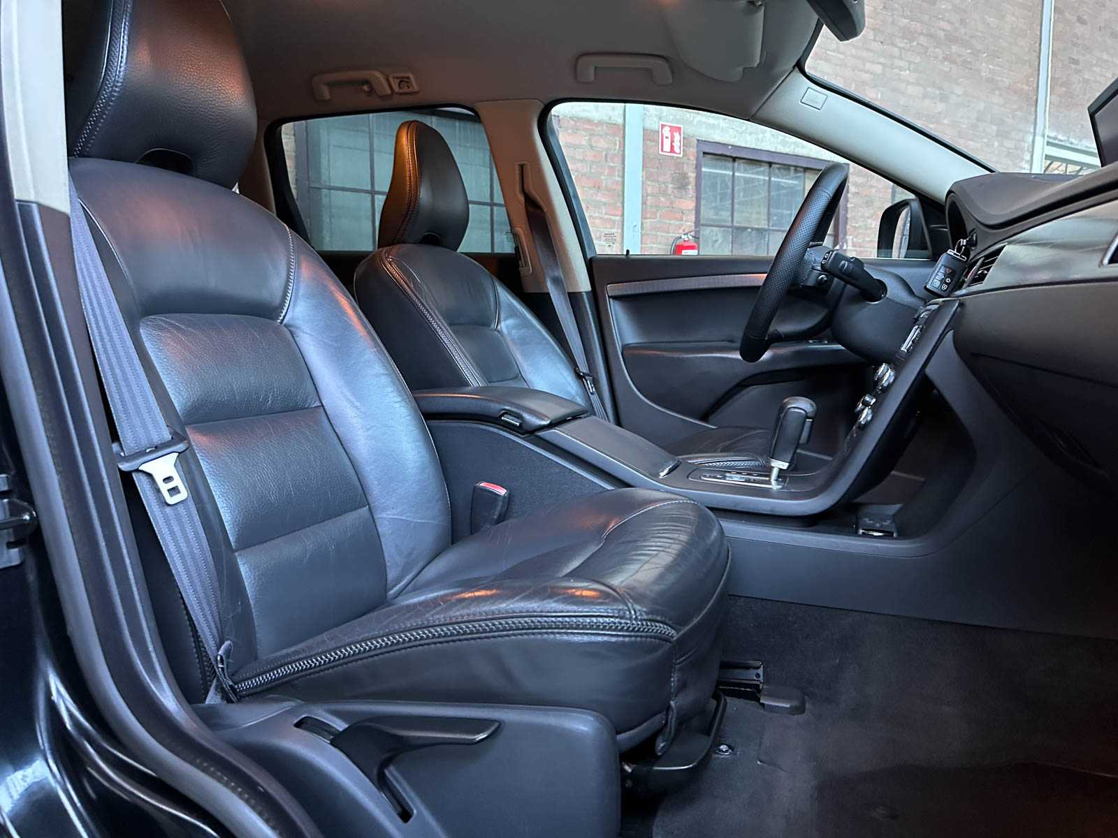 Volvo XC70 2.4 D5 Summum 185pk 2009, PD-287-R Youngtimer