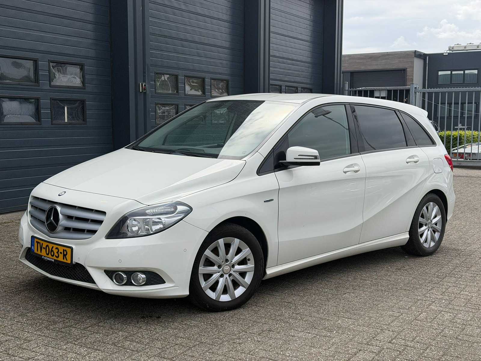 Mercedes-Benz B-Class 200 Ambition | TV-063-R i