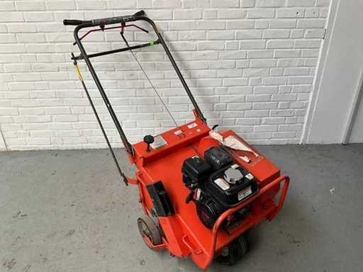 Aerator pentru gazon Husqvarna AR19