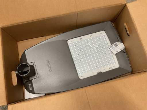 Philips Luma 2 Lantern Pole LED