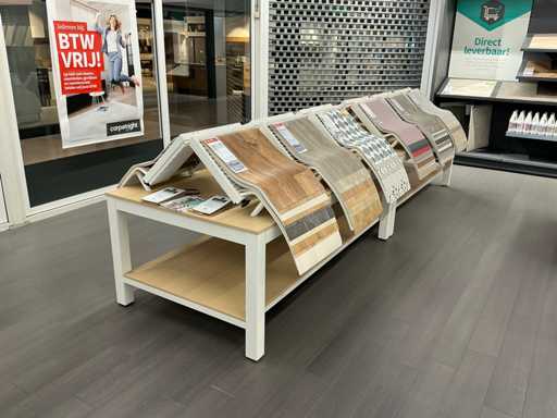 Präsentationstisch mit Vinylproben (2x)