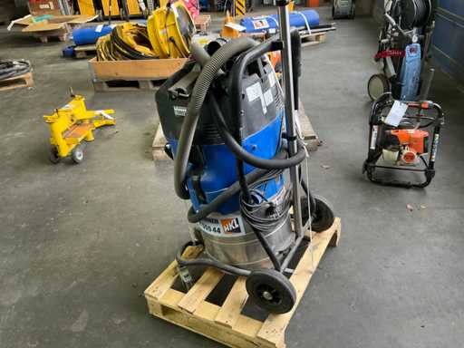 2015 Nilfisk Attix 761-21XC Aspirateur industriel