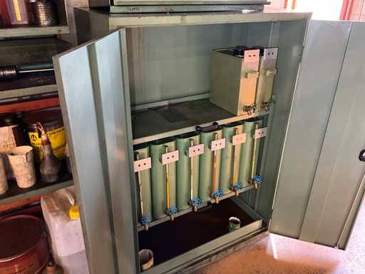 Bar? de ulei cu dulap