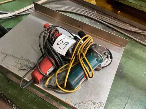 Various angle grinders (2x)