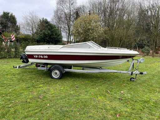 Bayliner - mutinerie - hors-bord