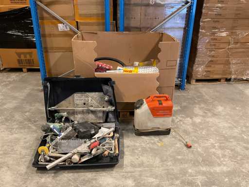 Verschiedene Teile, Werkzeuge und Zubehör