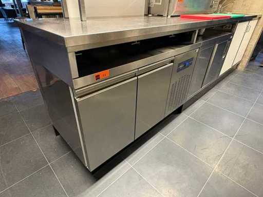 Hakvoort Chef's Furniture Including equipment