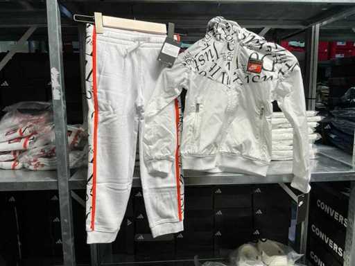 Partij Nike kids trainings jackets/broeken (54x)