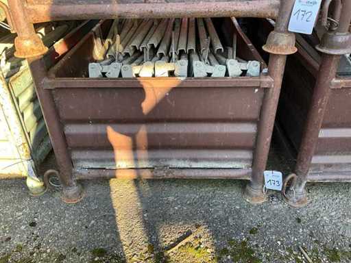 Barele cu 3 suporturi pentru picioare