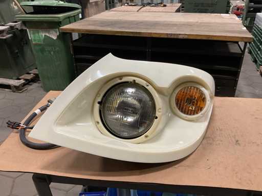 Internationaler Scheinwerfer (2x)