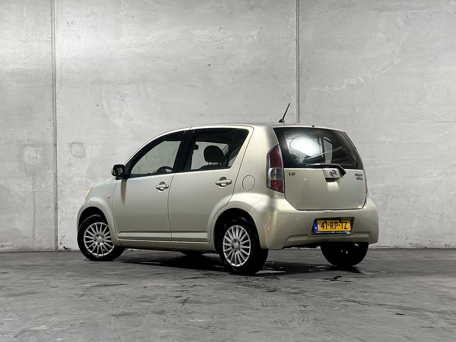 Daihatsu Sirion 2 1.3-16V Comfort 90pk 2005 (Origineel-NL) Automaat, 41-RP-TZ