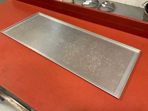 Charge perforierter Backbleche 80x34 cm
