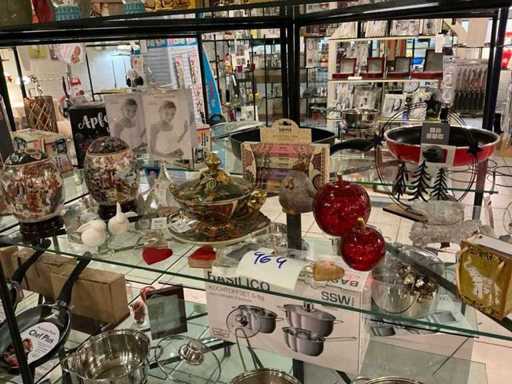 Various decoration/gift items