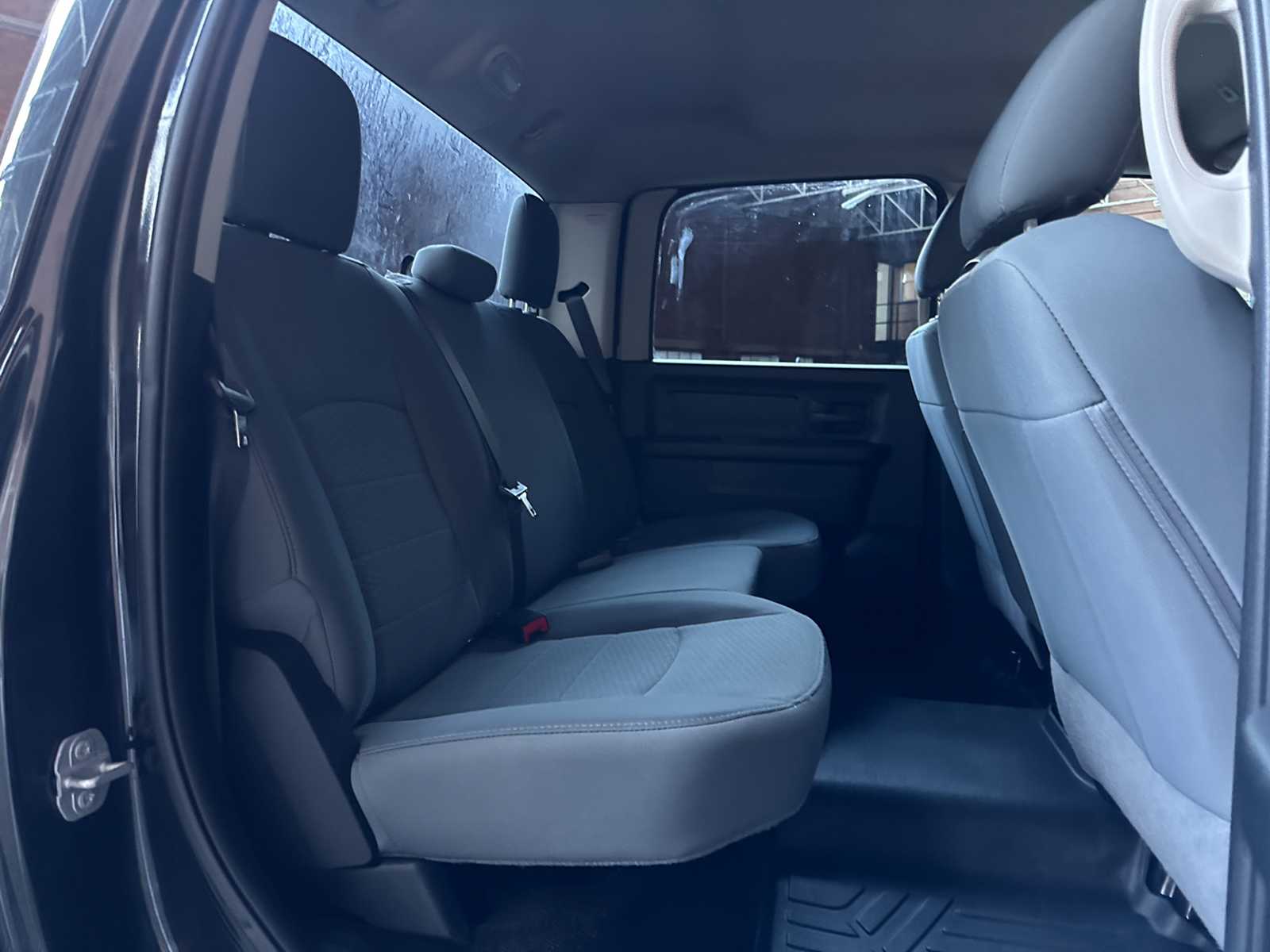 Dodge Ram 1500 5.7 Hemi V8 2018 6-seater